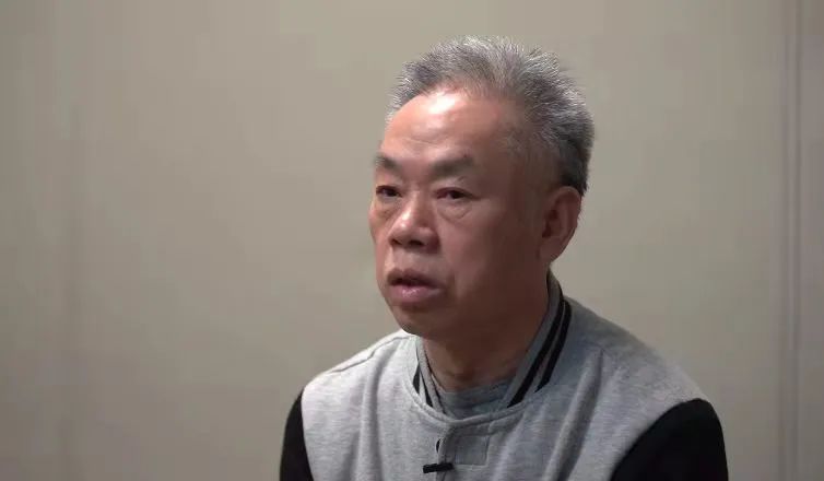 为对抗组织审查调查,他将大部分亲属拖下了水…